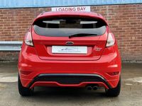 Used Ford Fiesta ST 180 HP (132 kW) 2014 Red Hatchback