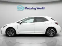 Used Toyota Corolla Design 140 HP (102 kW) 2024 White Hatchback