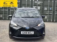 Used Toyota Yaris Design 100 HP (73 kW) 2018 Black Hatchback