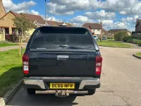 Used Isuzu D-Max 2017 Black Pickup