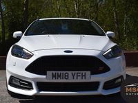 Used Ford Focus ST 185 HP (136 kW) 2017 White Hatchback