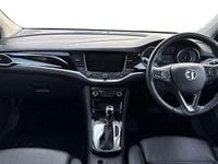 Used Vauxhall Astra Elite 150 HP (110 kW) 2019 White Hatchback