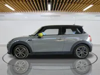 Usado Mini Cooper SE Hatch 135 kW (184 CV) 2022 Gris Utilitario