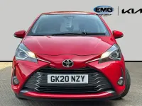 Używany Toyota Yaris 111 KM (81 kW) 2020 Czerwony Hatchback