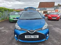 Used Toyota Yaris 99 HP (72 kW) 2016 Blue Hatchback