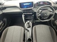 Używany Peugeot 208 Style 101 KM (74 kW) 2025 Czarny Hatchback