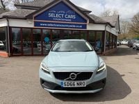 Used Volvo V40 152 HP (111 kW) 2016 Blue Hatchback
