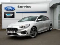 Used Ford Focus ST-Line 125 HP (91 kW) 2021 Moondust silver Hatchback