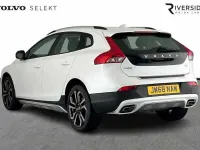 Used Volvo V40 Pro 120 HP (88 kW) 2018 Crystal white Hatchback