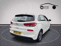 Used Hyundai i30 SE 120 HP (88 kW) 2019 White Hatchback