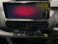 Used Vauxhall Vivaro 120 HP (88 kW) 2024 White MPV