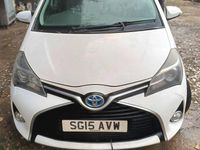 Second-hand Toyota Yaris Hybrid 2015 Alb Hatchback