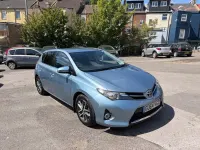 Used Toyota Auris 90 HP (66 kW) 2014 Blue Hatchback