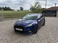 Used Ford Focus ST 250 HP (183 kW) 2016 Blue Hatchback