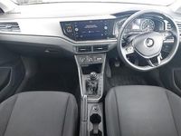 Usado VW Polo SE 95 HP (69 kW) 2018 Prateado Citadino
