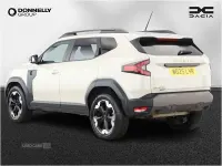 Used Dacia Duster Extreme 143 HP (105 kW) 2025 Cream Hatchback