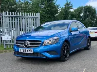 Käytetty Mercedes A200 136 HP (100 kW) 2015 Sininen Viistoperä