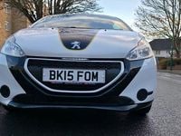 Used Peugeot 208 Access 68 HP (50 kW) 2015 White Hatchback