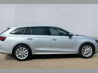 Usado Skoda Octavia SE L 147 CV (108 kW) 2025 Plateado Familiar