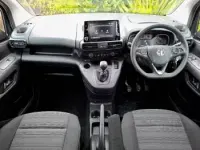 Second-hand Vauxhall Combo 110 CP (80 kW) 2019 Negru Monovolum