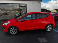 Usado Ford Fiesta Trend 95 CV (69 kW) 2020 Rojo Utilitario