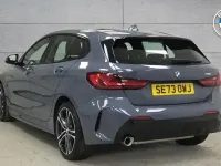 Usado BMW 118 M Sport 134 HP (98 kW) 2023 Cinzento Citadino