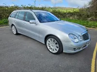 Usado Mercedes E280 2006 Plateado Familiar