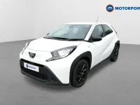 Usado Toyota Aygo X PURE 2023 Branco SUV