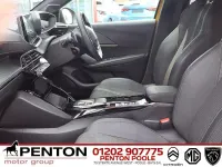 Used Peugeot 208 GT 100 HP (73 kW) 2023 Yellow Hatchback