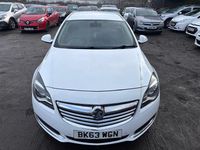 Used Vauxhall Insignia 163 HP (119 kW) 2013 White Estate