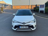 Used Toyota Avensis 143 HP (105 kW) 2016 White Estate