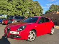 Used Alfa Romeo Giulietta Edizione Speciale 150 HP (110 kW) 2016 Red Hatchback