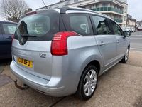 Second-hand Peugeot 5008 Active 120 CP (88 kW) 2016 Argintiu Monovolum