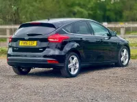 Usado Ford Focus Zetec 125 HP (91 kW) 2016 Preto Citadino