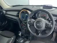 Used Mini Cooper Hatch 134 HP (98 kW) 2018 Orange Hatchback