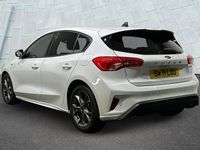Used Ford Focus ST-Line 123 HP (90 kW) 2022 White Hatchback