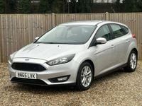 Used Ford Focus Zetec 125 HP (91 kW) 2015 Silver Hatchback