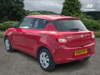 Usado Suzuki Swift SZ3 90 HP (66 kW) 2019 Vermelho Citadino