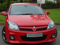 Begagnad Vauxhall Astra 236 HK (173 kW) 2009 Röd Halvkombi