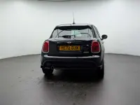 Begagnad Mini Cooper Exclusive 2022 Blå Halvkombi