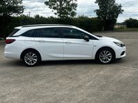 Used Vauxhall Astra 105 HP (77 kW) 2021 White Estate