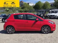 Second-hand Toyota Yaris Hybrid 100 CP (73 kW) 2019 Roșu Hatchback