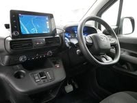 Used Toyota Proace 50 kW (68 HP) 2023 White MPV