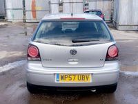 Begagnad VW Polo S 2007 Silver Halvkombi