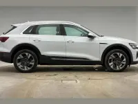 Usado Audi Q8 e-tron Sport 250 kW (340 HP) 2023 Branco SUV