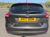 Usado Ford Focus Titanium 125 CV (91 kW) 2017 Gris Utilitario
