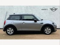 Usado Mini Cooper Classic 136 CV (100 kW) 2023 Plateado Utilitario