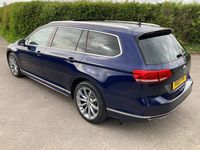 Used VW Passat R-line 150 HP (110 kW) 2019 Blue Estate