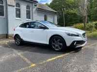 Used Volvo V40 120 HP (88 kW) 2016 White Hatchback
