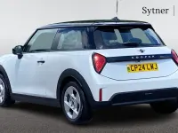 Usado Mini Cooper Hatch 154 CV (113 kW) 2024 Blanco Utilitario